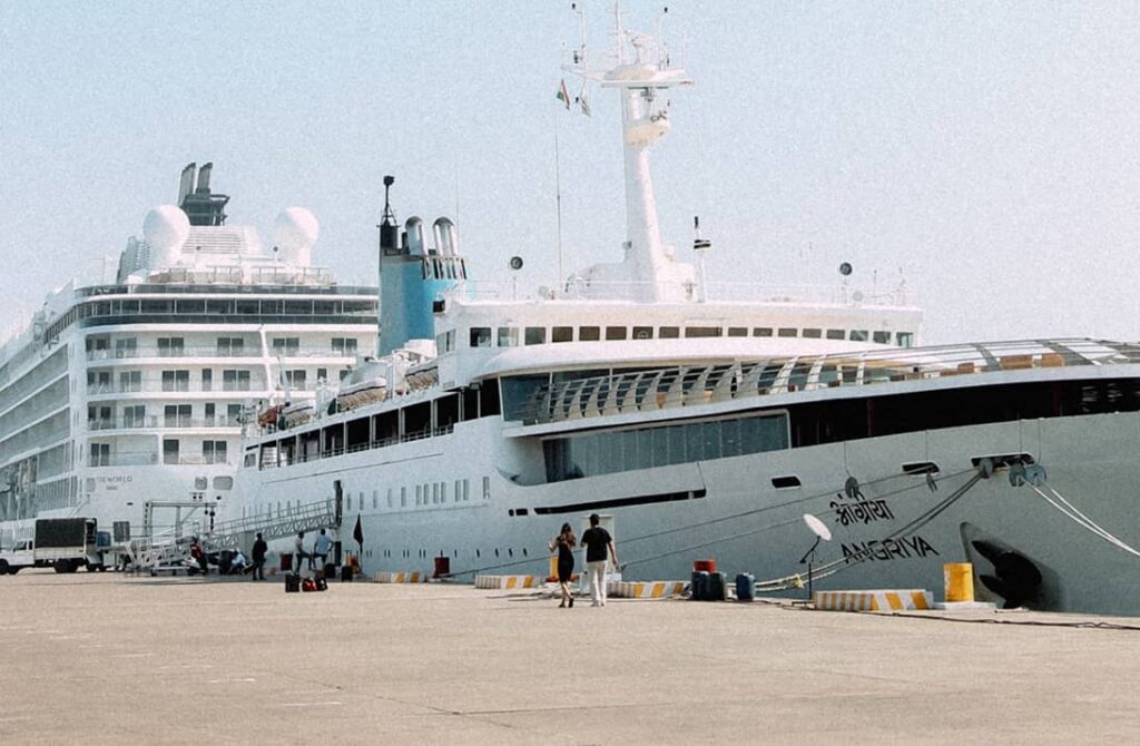cruise ship