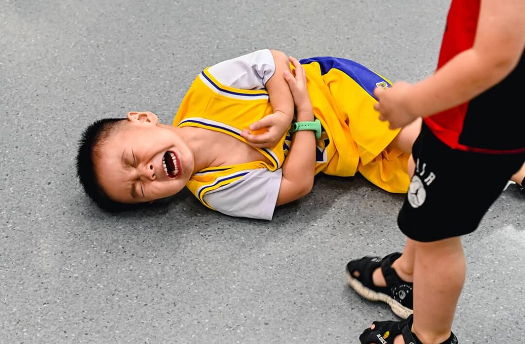 kid in pain